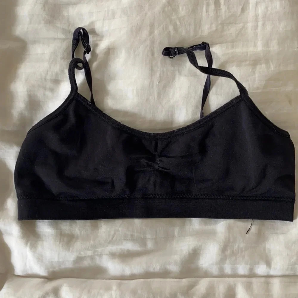 Hanes black Sports bra Size 7/8 medium